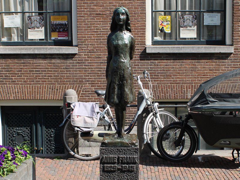 The Anne Frank statue on the corner by the Westerkerk